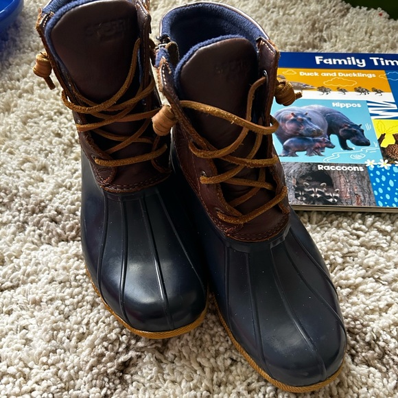 Women’s Sperry rain boots in excellent condition! - Picture 4 of 7